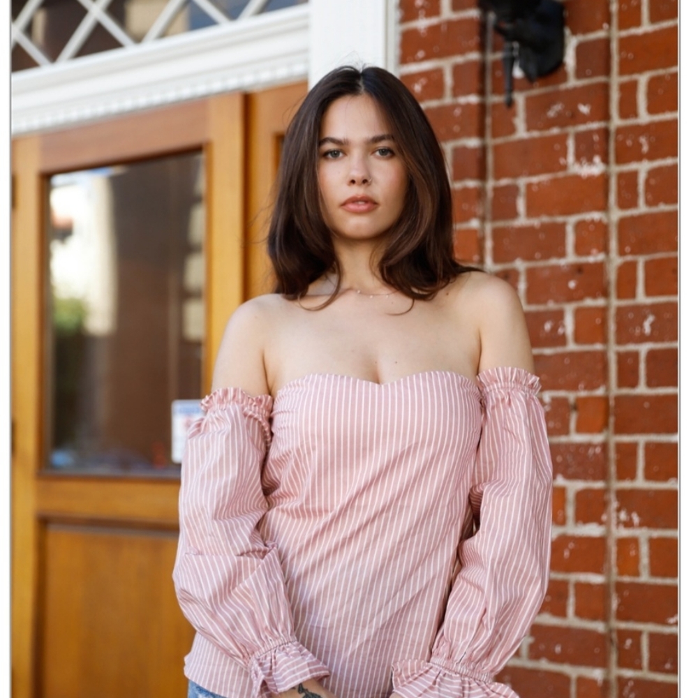 🌼Stripe Off-Shoulder Long Sleeve Top🌼